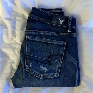 Super Stretch Distressed Jegging